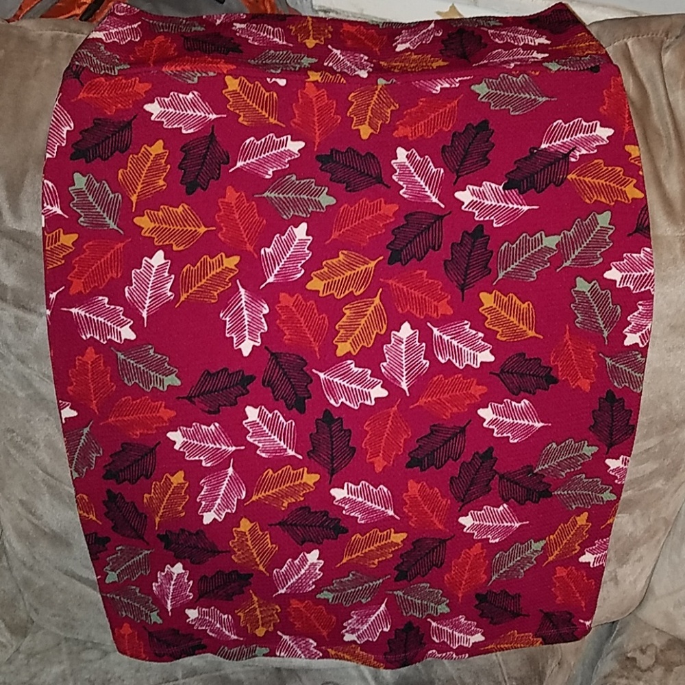 Lularoe leaf cassie skirt